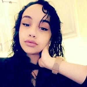 Meet your Posher, Adrienne